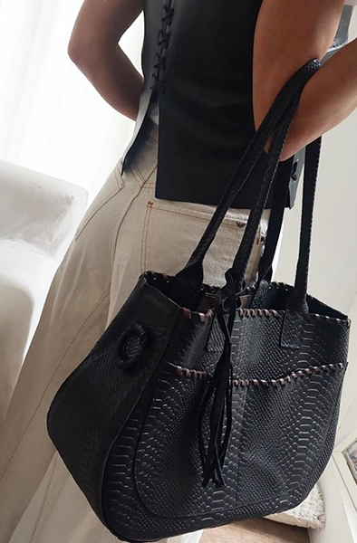 HOW TO CLEAN LEATHER PURSES AND BAGS