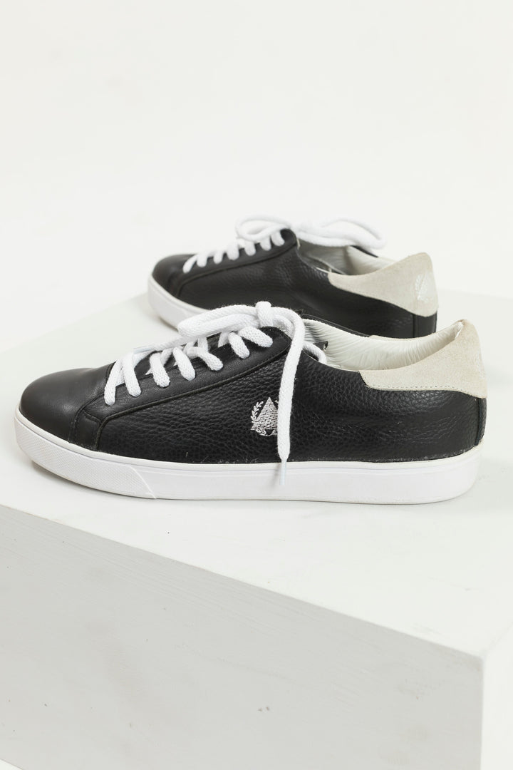 Hand Matters. Black sneakers