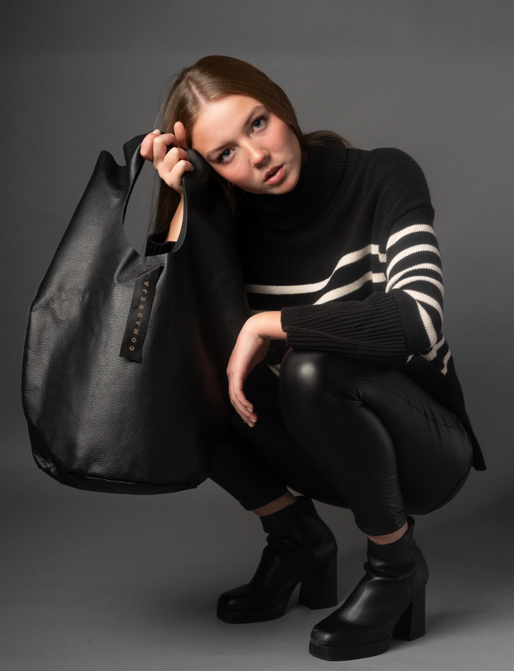Jen Grained Leather Shoulder Bag
