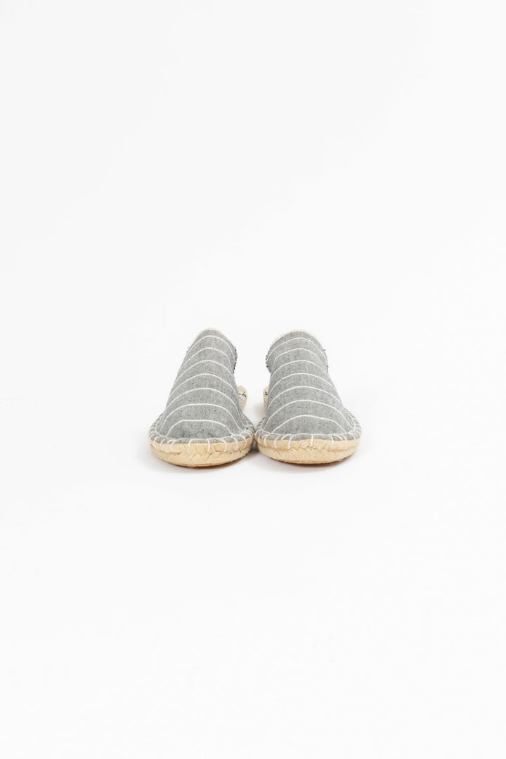Hand Matters. Unisex mules