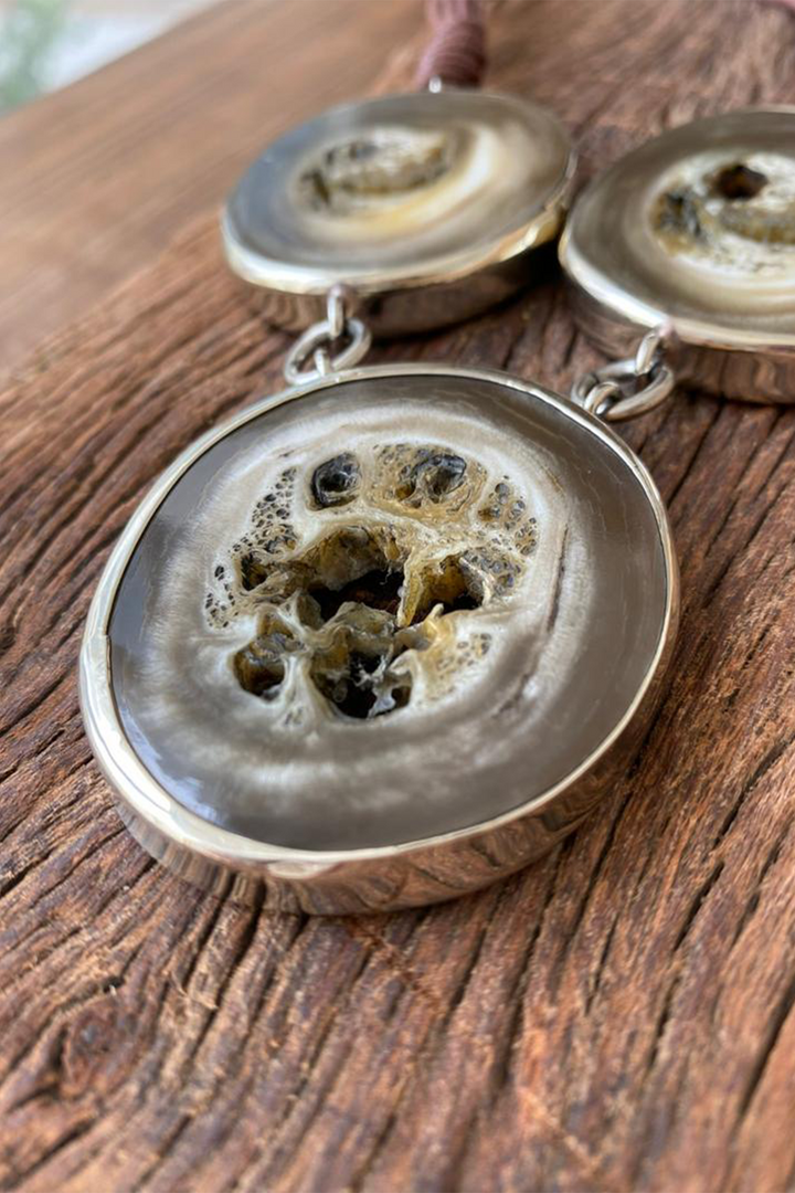 Hand Matters. Natural stones necklace