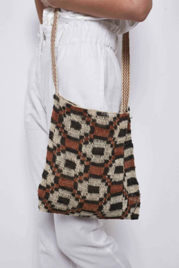 Hand Matters. Styling Chaguar Bags