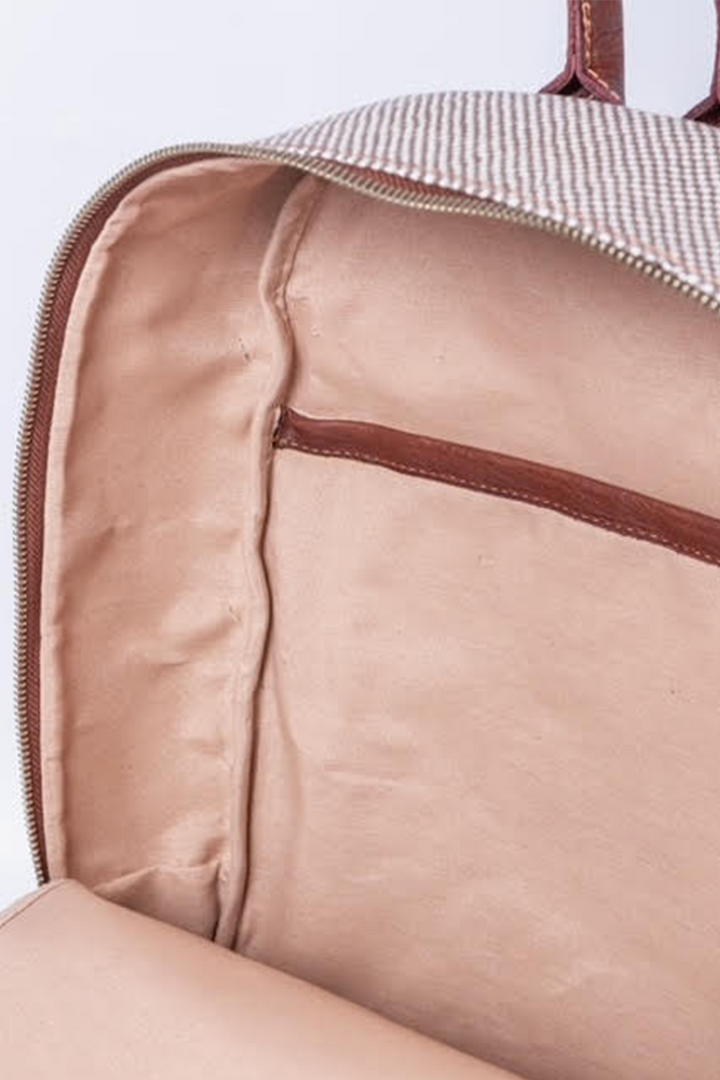 Hand Matters. Sustainable backpack interior