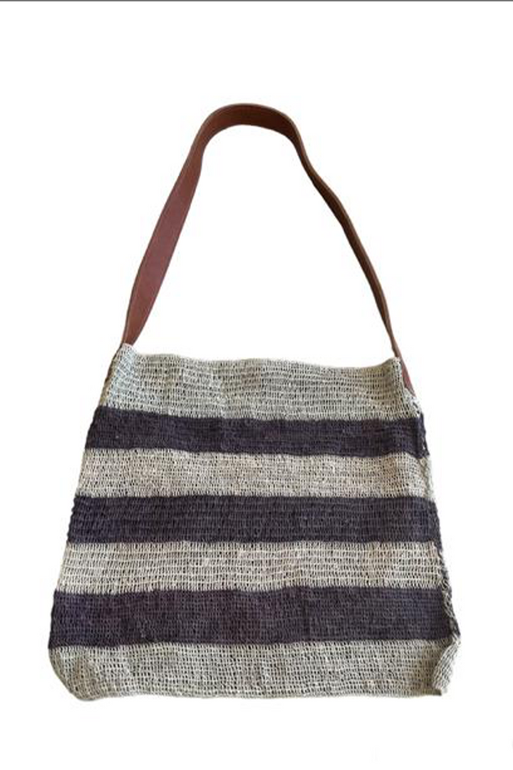 Premium chaguar and leather handbag. Hand Matters