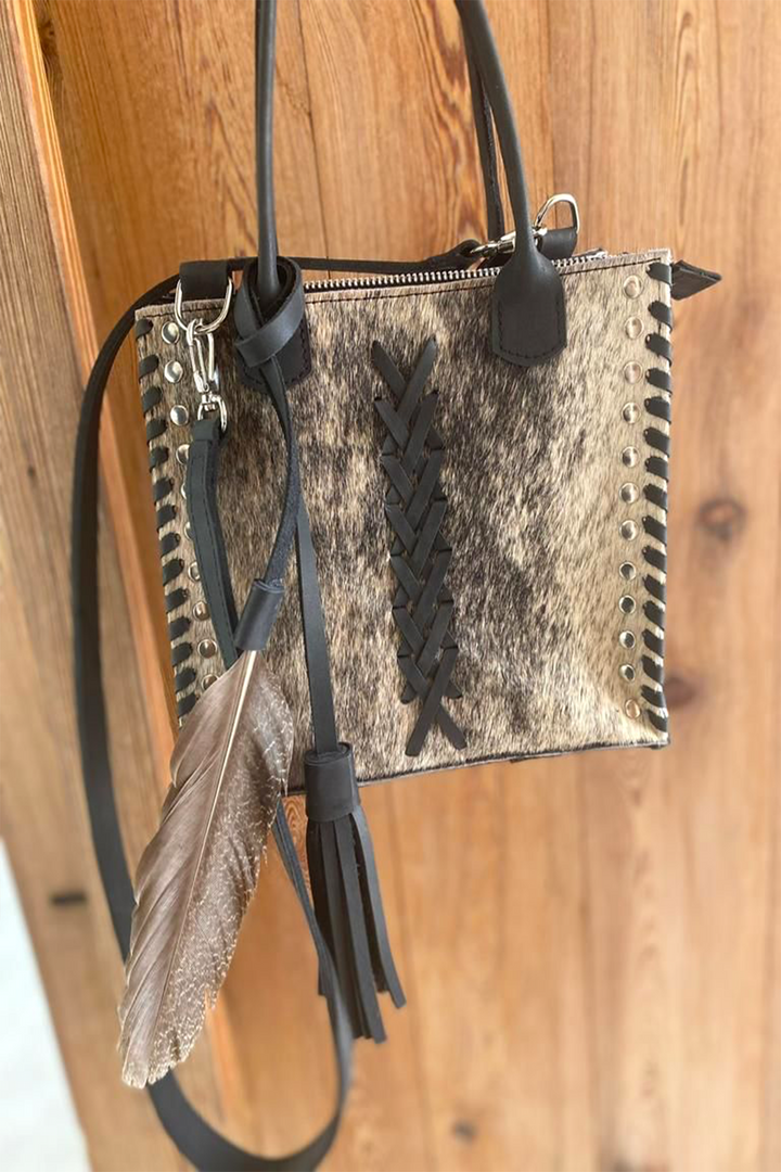 Crossbody black feathers bag. Hand Matters