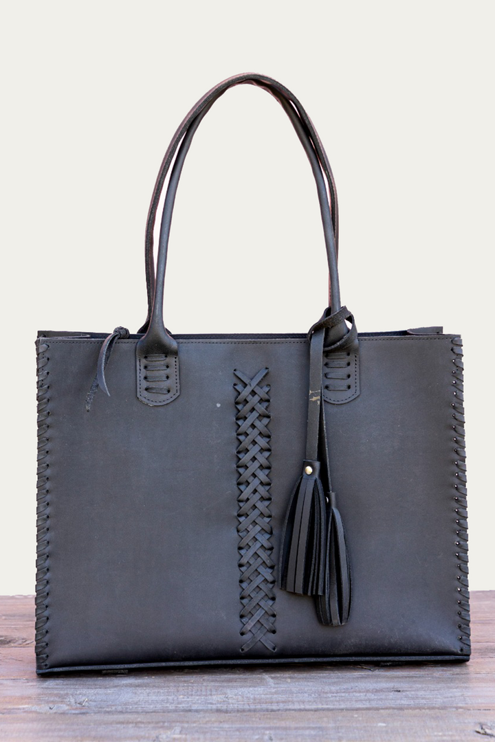 Hand Matters. High quality leather bag