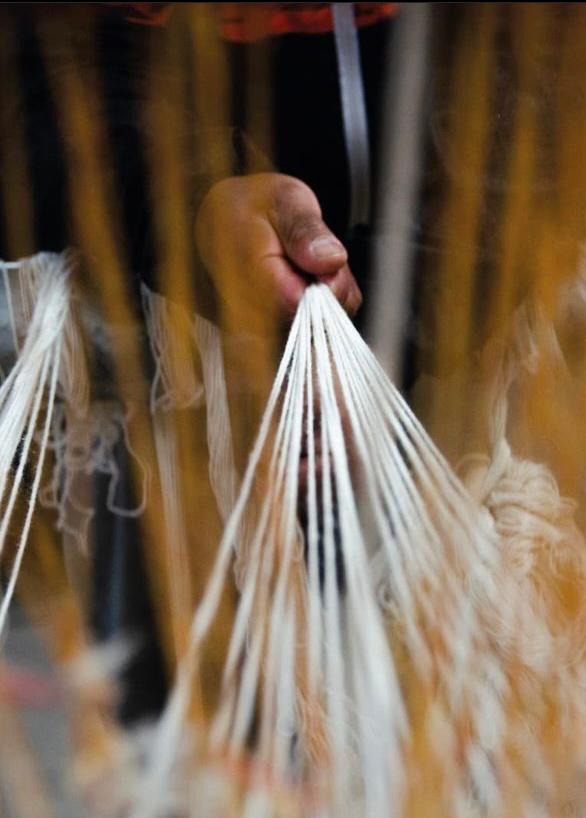Hand Matters. Hand spinning
