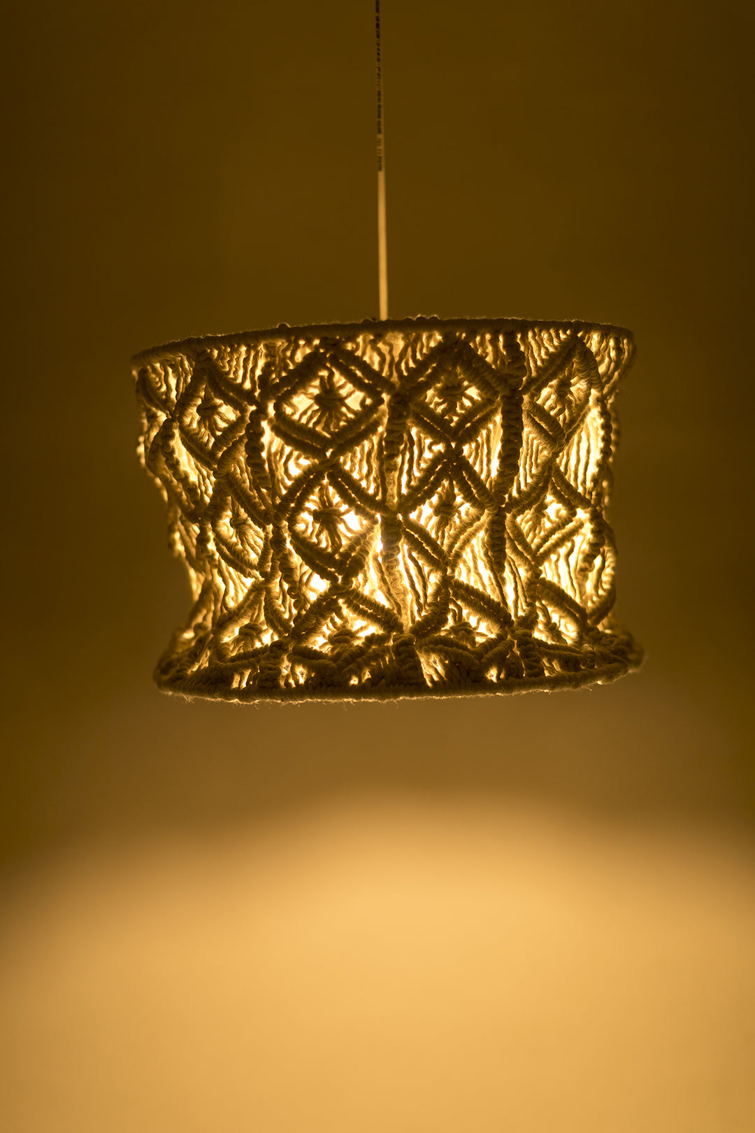 Hand Matters. Macramé Lamp Shade