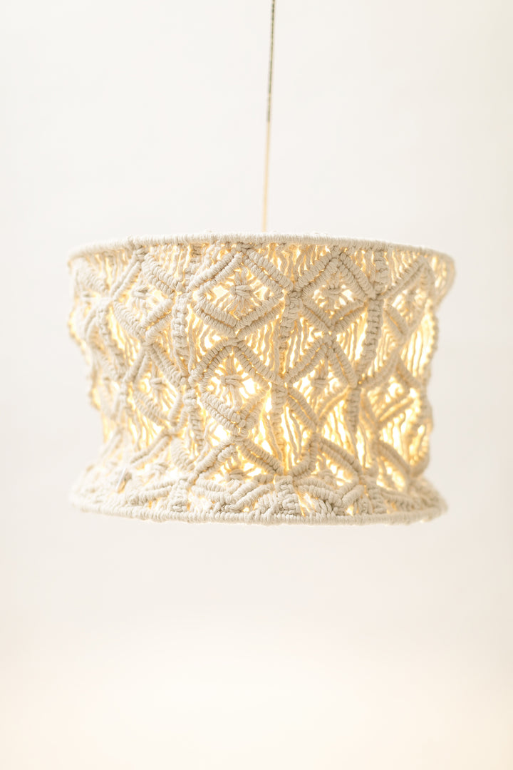 Hand Matters. Macramé Lamp Shade