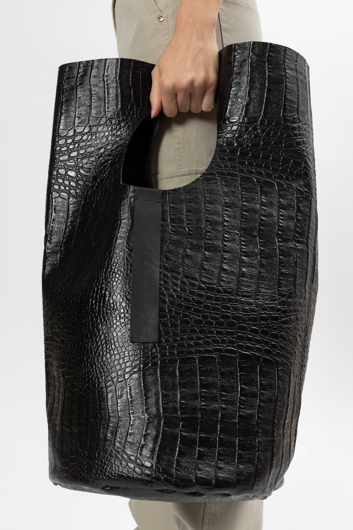 Hand Matters. Huge leather bag