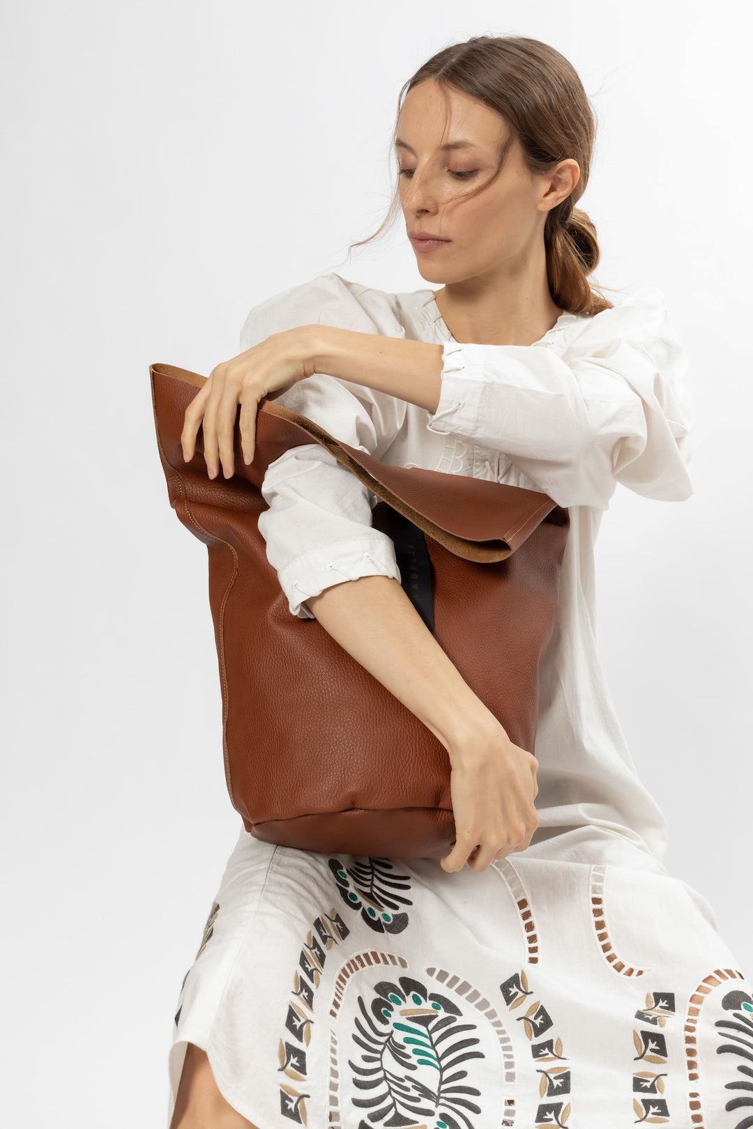 Hand Matters. Large Leather Bag