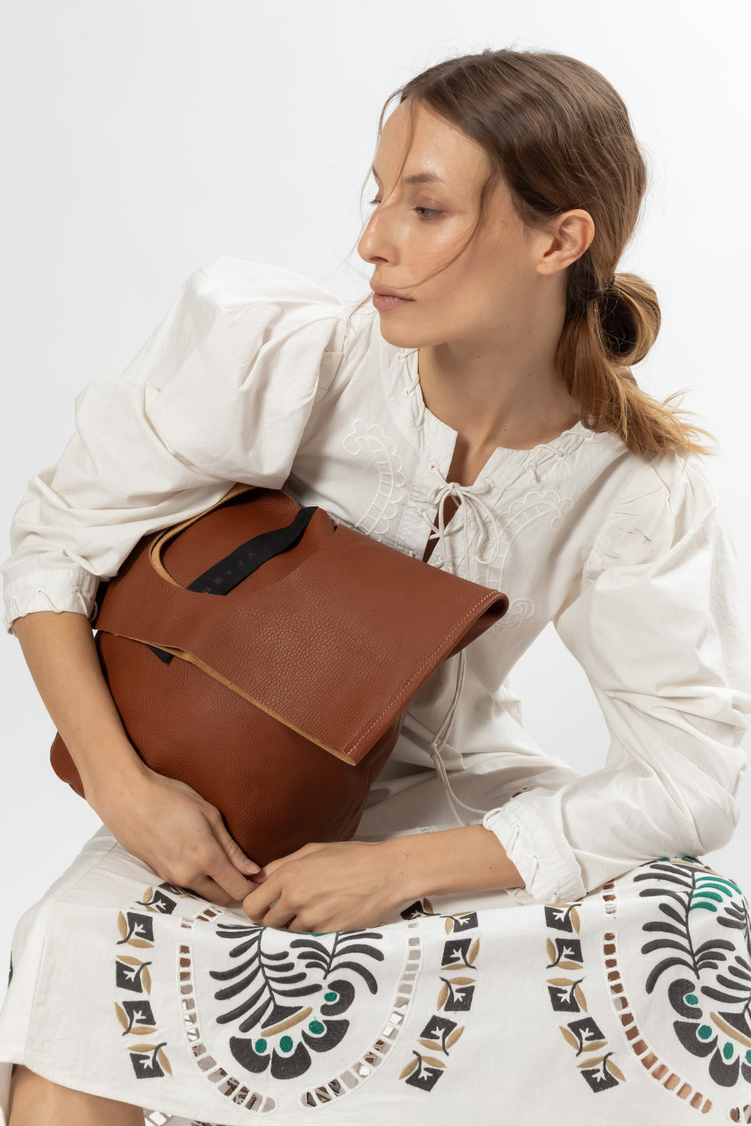 Hand Matters. Genuine Leather Bag