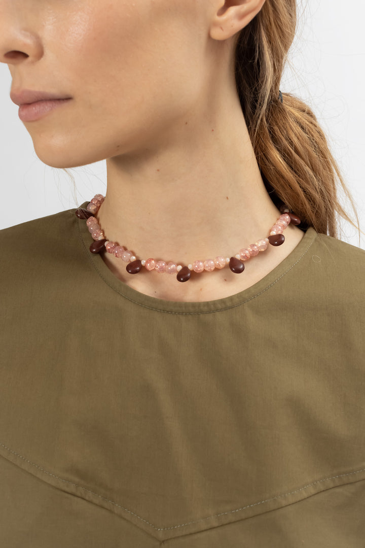 Small accessories. Necklace. Hand Matters.