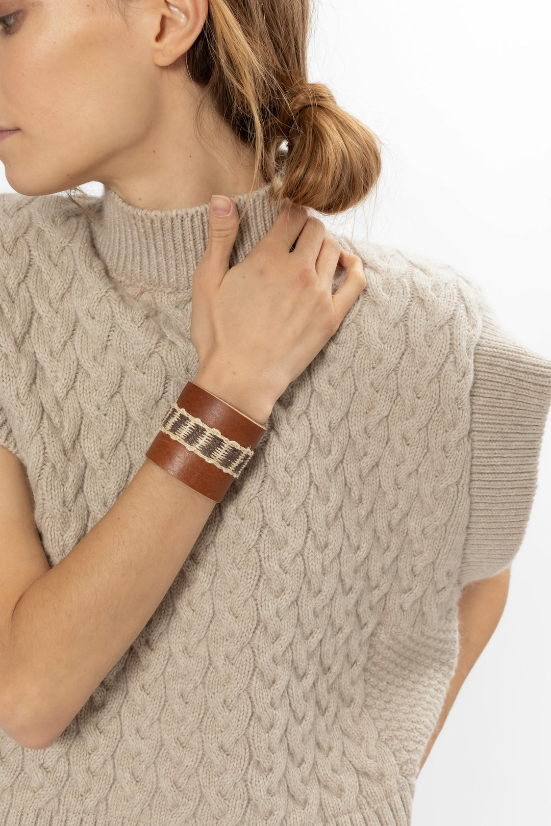 Hand Matters. Jewelry. Leather and chaguar bracelet