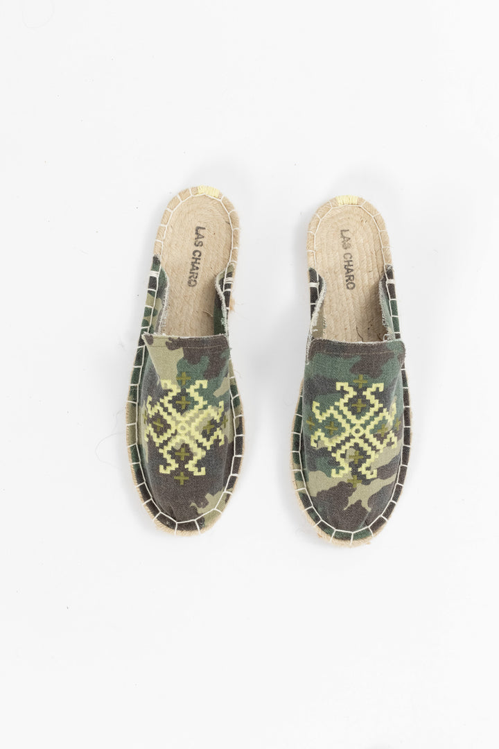 Hand Matters. Comfortable shoes for him