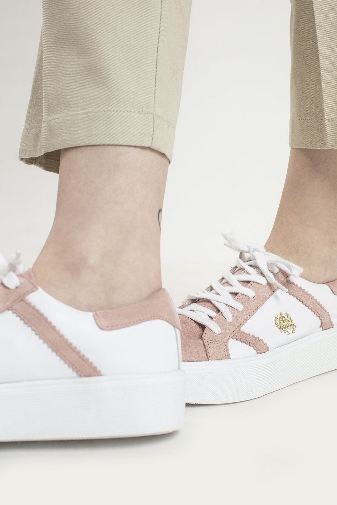 Hand Matters. High Sneakers